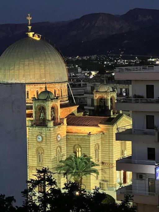 Seaview Penthouse On The Square Apartment Aigio Exterior foto